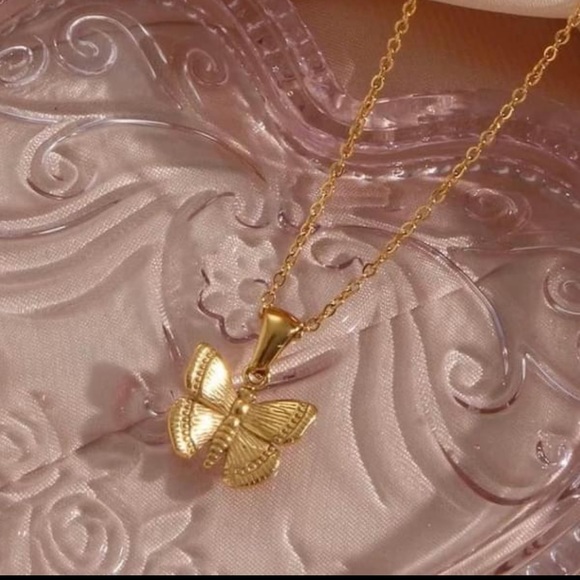 Butterfly necklace - Picture 1 of 1